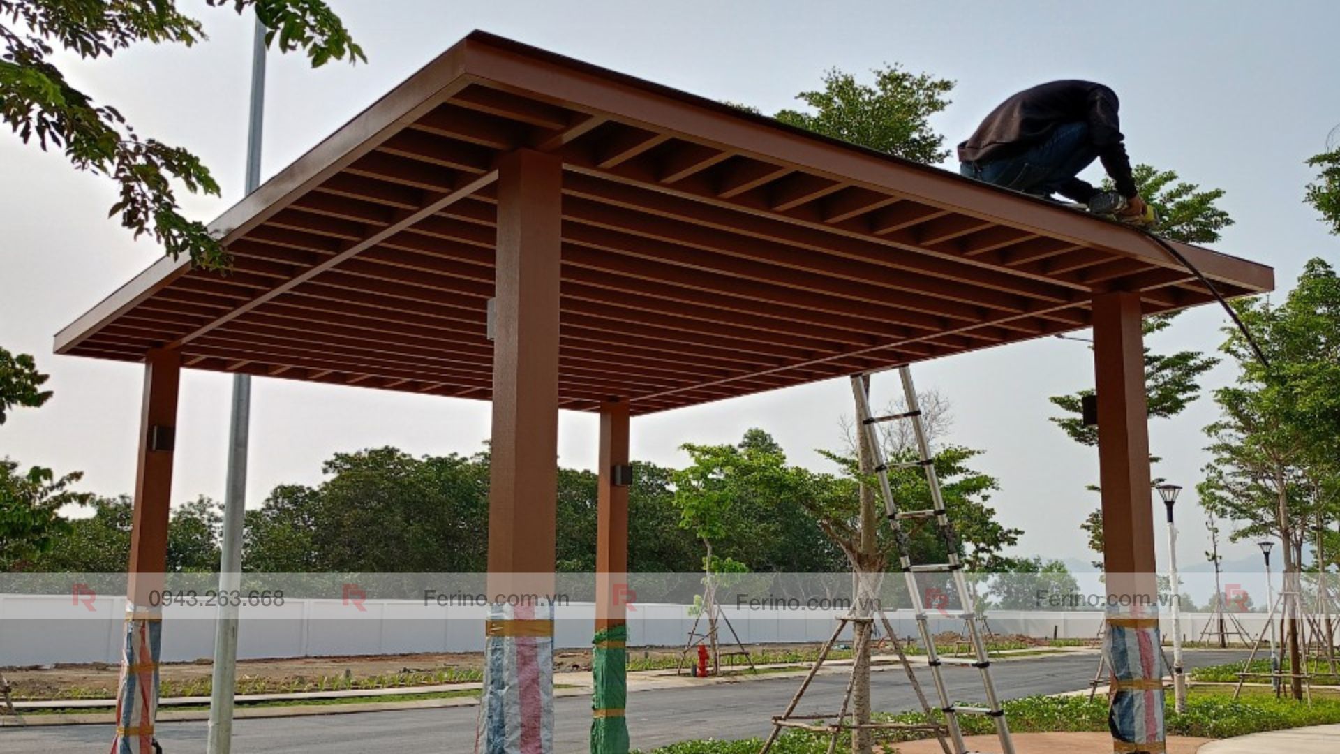 Chi tiết hoàn thiện chòi nghỉ sân vườn gỗ nhựa