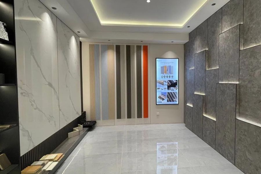 Tấm ốp than tre trong quá trình hoàn thiện