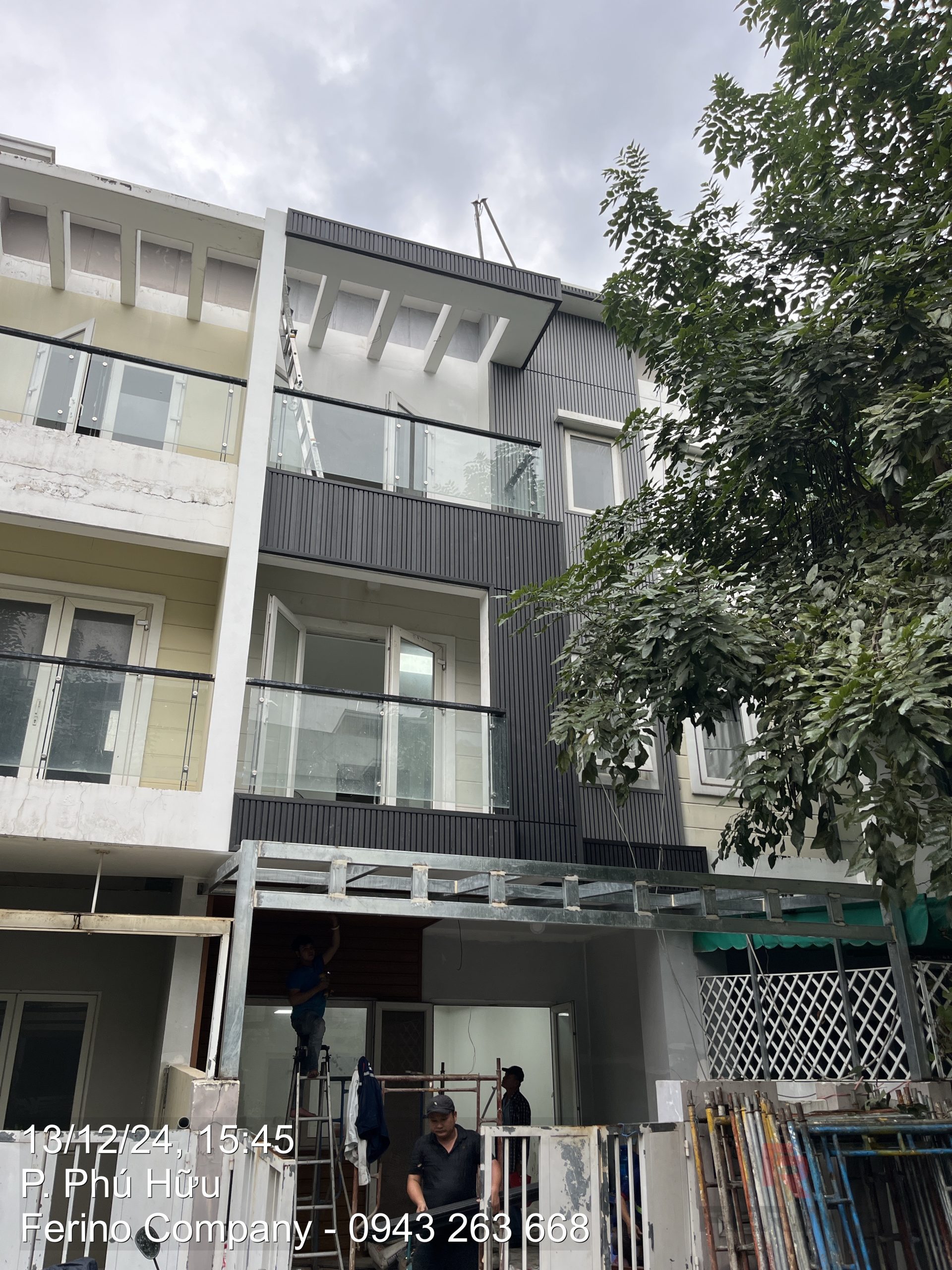 Mảng ốp mặt tiền nên được chia module trước khi đặt vật tư